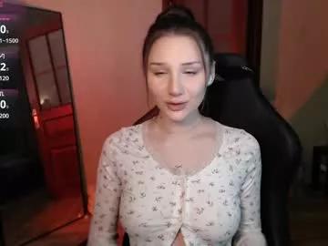 emmiclo from Chaturbate