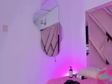esmeraldaht from Chaturbate