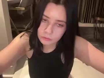 essenalaurent from Chaturbate