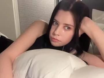 essenalaurent from Chaturbate