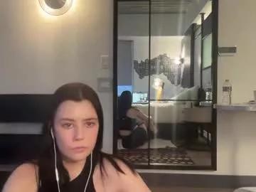 essenalaurent from Chaturbate