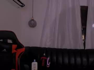 evelynredflags04 from Chaturbate