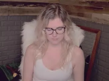 Freechat evilvillainess on Chaturbate