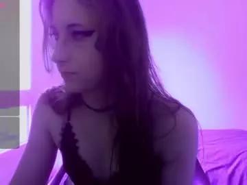 ezmeralda_casimir from Chaturbate