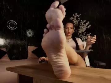 Feetbynic from Chaturbate