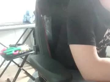 Fem_alice_louis_dom from Chaturbate