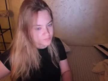 fluffyyummybuns from Chaturbate