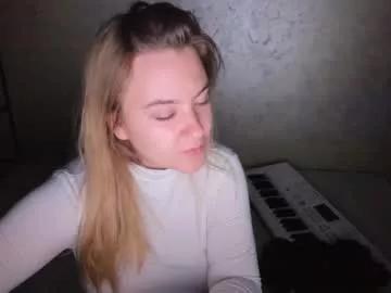 fluffyyummybuns from Chaturbate