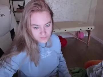 fluffyyummybuns from Chaturbate