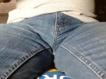 fuzzyblues from Chaturbate