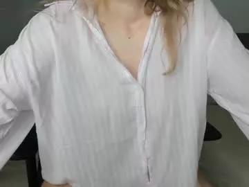 gigihadd from Chaturbate