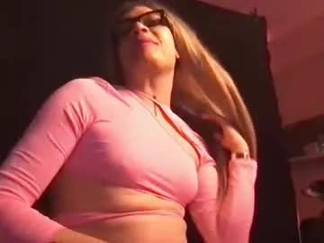 Glow92 from Chaturbate
