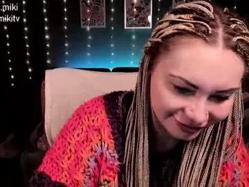Golden_miki from Chaturbate