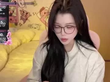 gorgeous_girl33 from Chaturbate