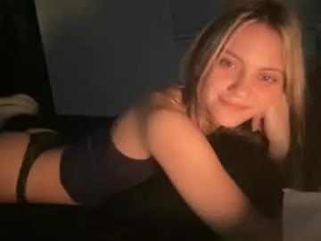 greeneyeddream129 from Chaturbate
