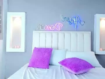 hannapaola from Chaturbate