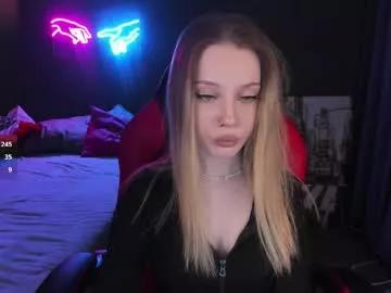 heyydoraa_ from Chaturbate