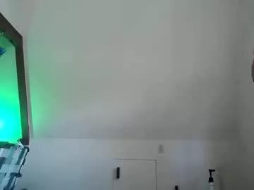 hippiezen from Chaturbate