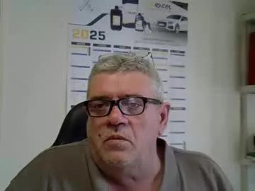 hippooldman from Chaturbate