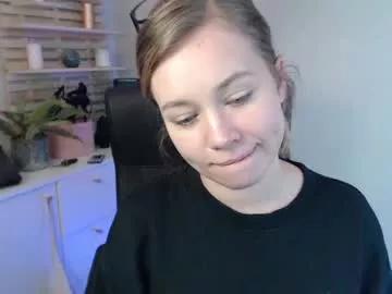holly_bb95 from Chaturbate