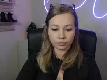 holly_bb95 from Chaturbate