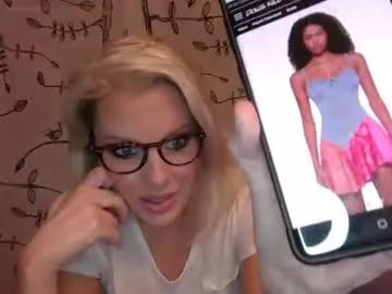 holly_bourbon from Chaturbate is Freechat