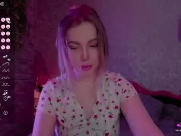 holly_molly8 from Chaturbate