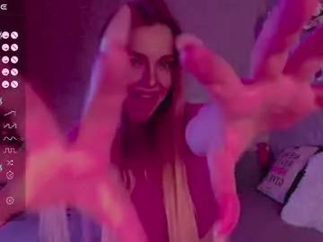 holly_molly8 from Chaturbate