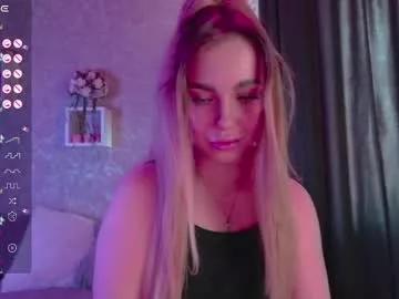 holly_molly8 from Chaturbate