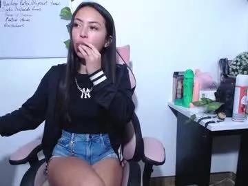 holly_rose69 from Chaturbate
