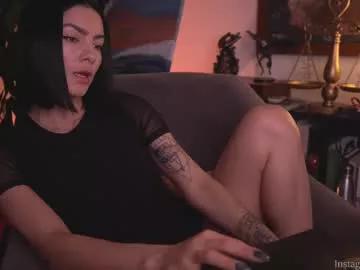 hollylinder_ from Chaturbate