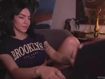 hollylinder_ from Chaturbate