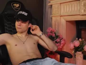 hothunterr from Chaturbate