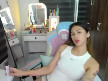 hottietrinity from Chaturbate