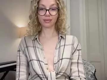 hottymilana from Chaturbate