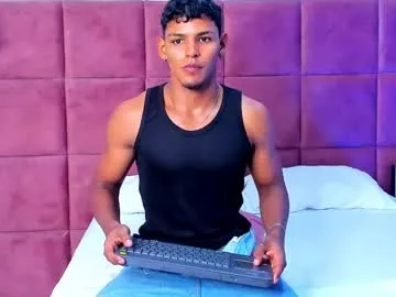 Freechat hugo_cano on Chaturbate