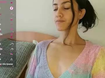 innocentlatiina from Chaturbate