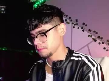 isaac_saenz from Chaturbate