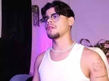 isaac_saenz from Chaturbate