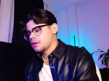 isaac_saenz from Chaturbate