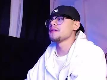 isaac_saenz from Chaturbate