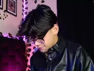 isaac_saenz from Chaturbate