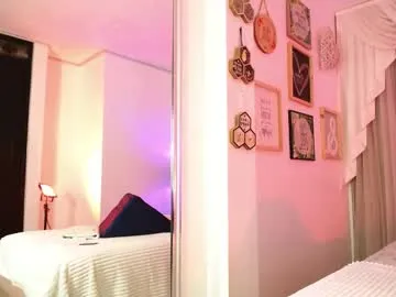 Freechat isabelledaza on Chaturbate