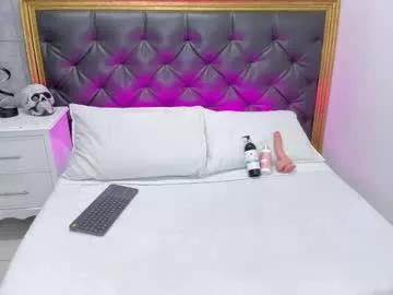 izzyhilton_ from Chaturbate