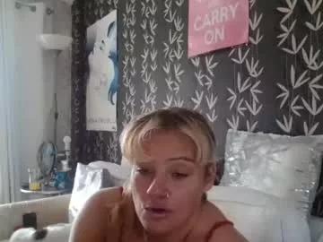 jakkilouise from Chaturbate
