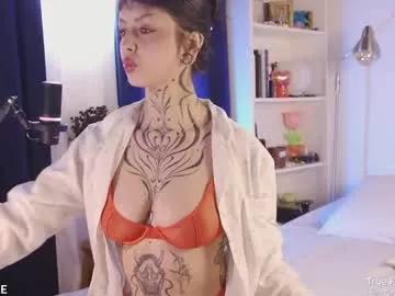 janne_maybe from Chaturbate