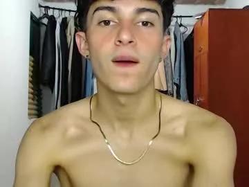 John_vichenso from Chaturbate