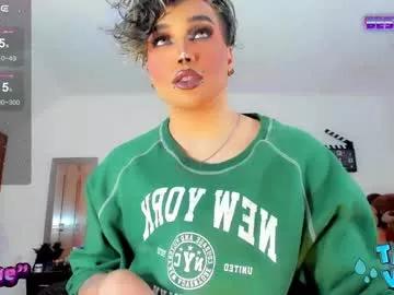 jujubee_lander from Chaturbate