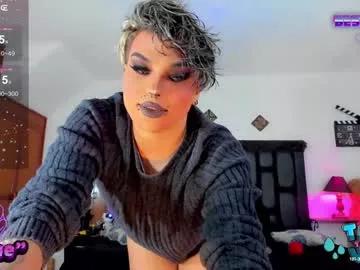 jujubee_lander from Chaturbate