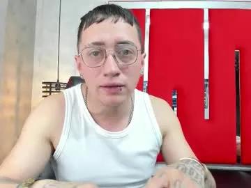 Juliandr18 from Chaturbate